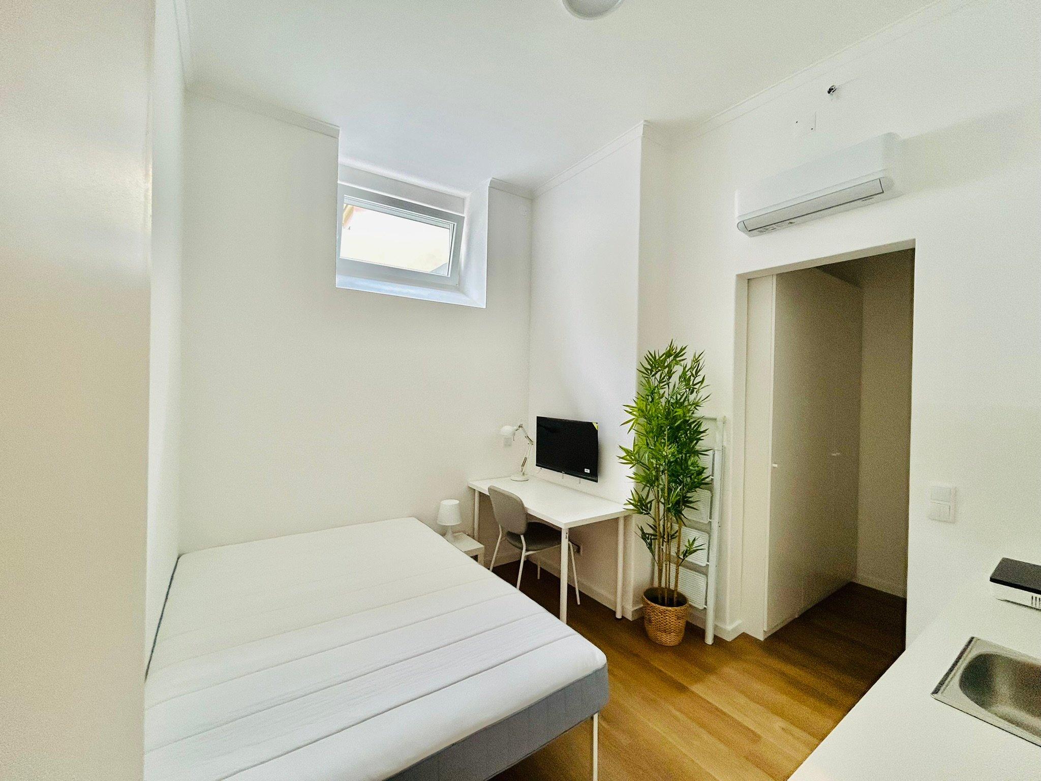 Studio CV E — studio para arrendar em Coimbra — Ladeira das Alpenduradas